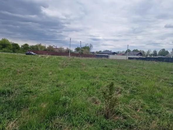 Teren intravilan 635 mp — Dumbrava Roșie