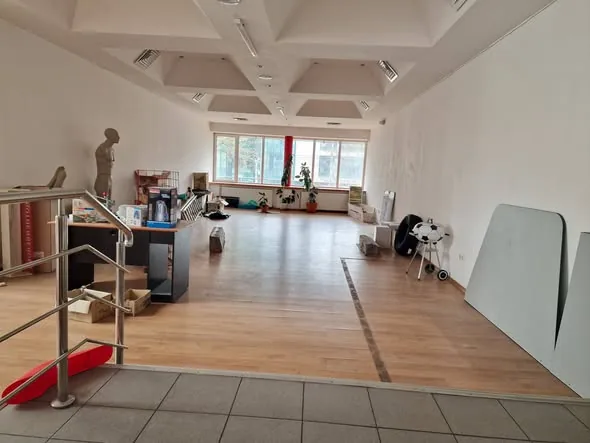 Spațiu comercial 500 mp pe 2 nivele, zona centrală — Piatra Neamț